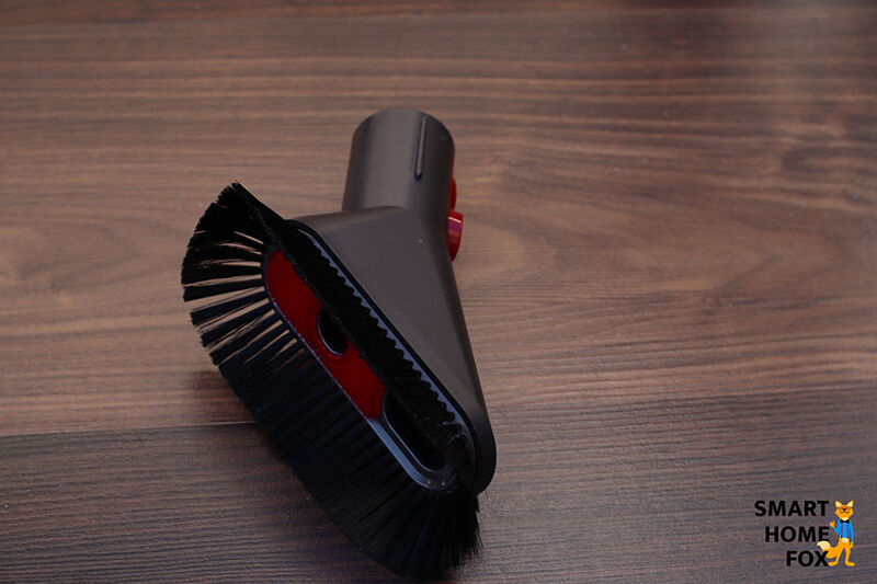 The Extra Soft Dusting Brush